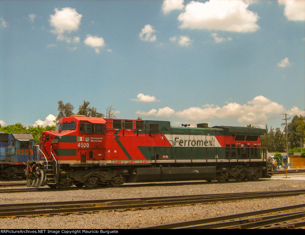 FXE AC4400 Locomotive in the yard